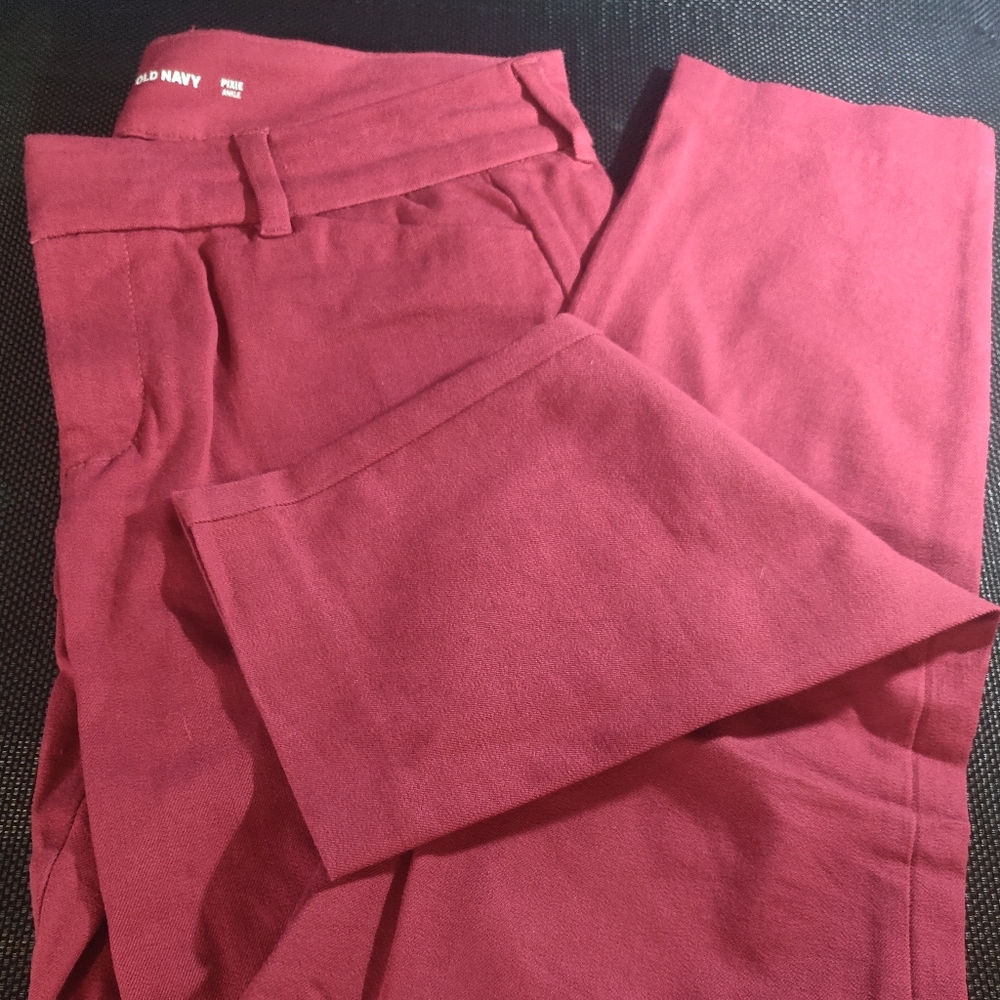 Old Navy Pixie Cranberry Pants Size 2